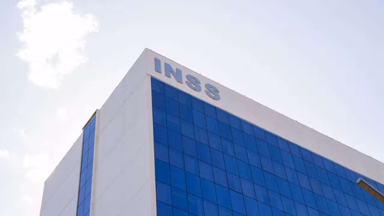 INSS - AngelaMacario/ istockphoto.com