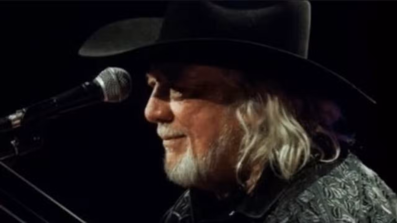 John Anderson falece aos 71 anos em Smithville e deixa legado de mais de 40 sucessos na parada da Billboard