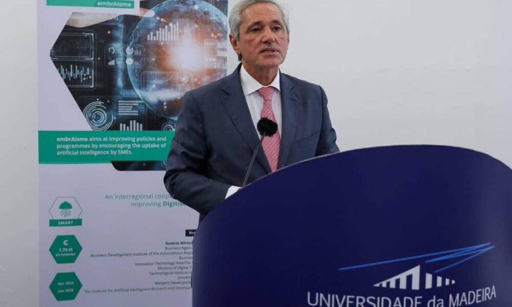 José Manuel Rodrigues pede acesso de PME aos apoios para IA na Madeira