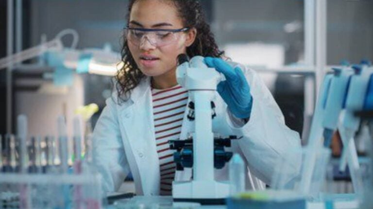 Laboratório, cientista - Divulgação/ Capes/MEC