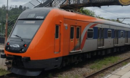 Linha 7-Rubi opera em via única entre Botujuru e Campo Limpo Paulista após queda de árvore em SP