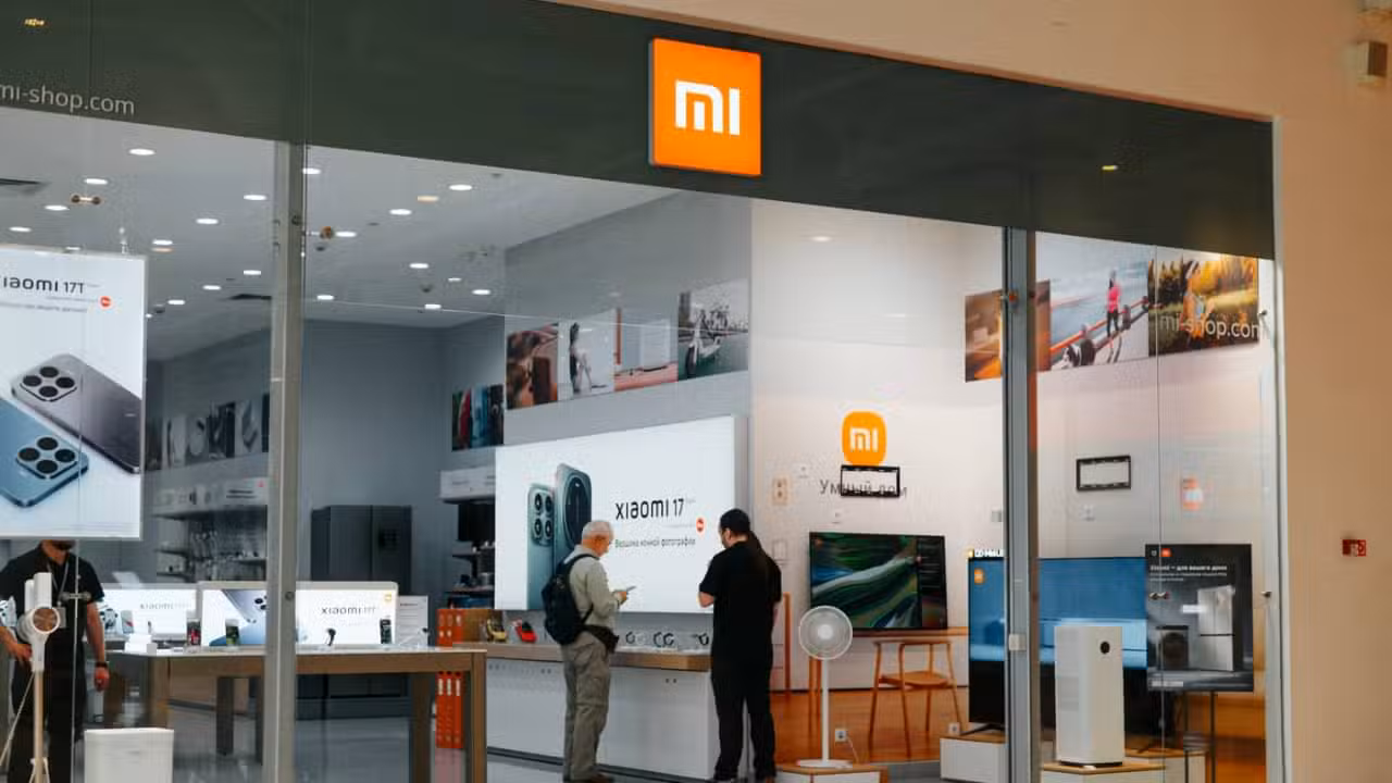 Loja Xiaomi - Sergio Photone / shutterstock.com