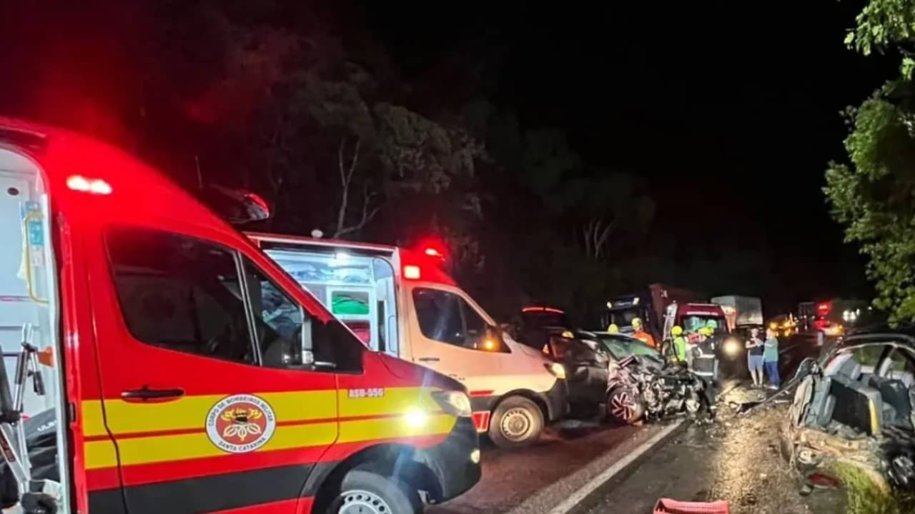 Mãe e filho morrem em acidente na BR-280, em Mafra - Divulgação / CBMSC