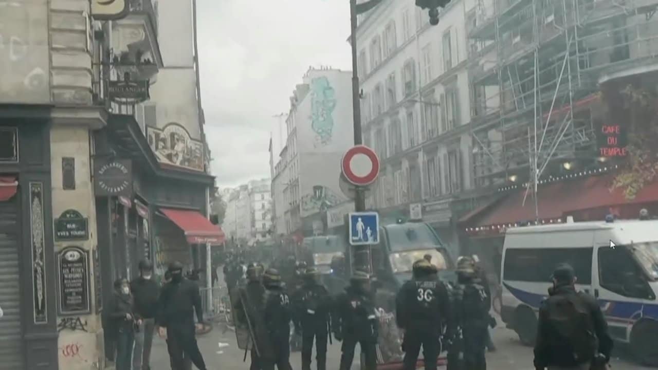 Protestos na França contra o custo de vida e aumento da gasolina têm gás lacrimogêneo, 166 prisões e invasão em Marselha - Foto