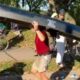 Maratonista Travis Meier corre com canoa na cabeça - Reprodução/Instagram