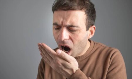 Mau hálito, saúde bucal - ANDRANIK HAKOBYAN / shutterstock.com