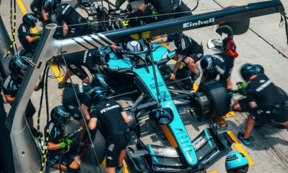 Mercedes na F1: equipe supera lesões em Singapura com mecânicos que estavam há 15 anos fora dos pit stops