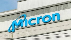 Micron - Jack Hong / Shutterstock.com