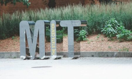 MIT - 2p2play / Shutterstock.com