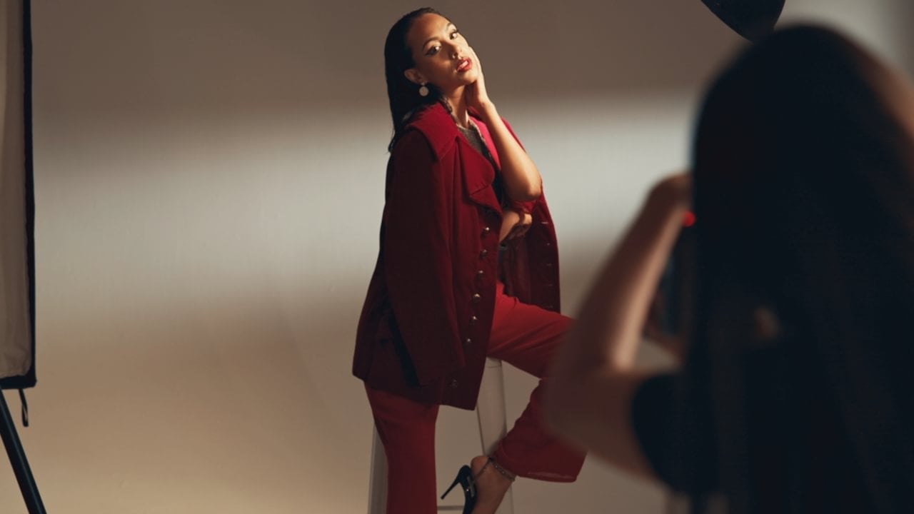 Moda, modelo fotográfica - PeopleImages/shutterstock.com