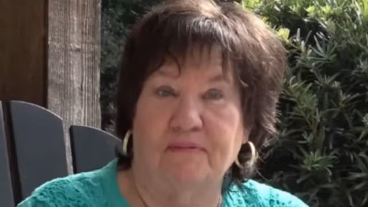 Mulher comemora 80 anos realizando funeral em vida - Reprodução