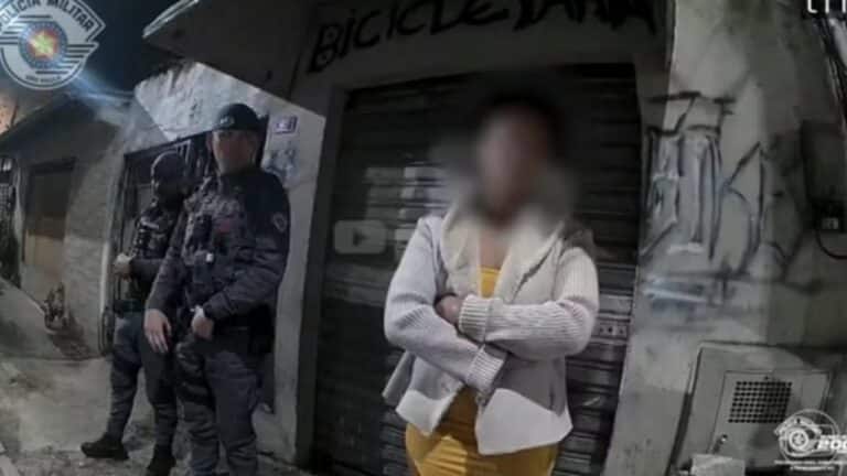 Mulher finge pedir pizza para chamar a polícia - Reprodução TV Globo