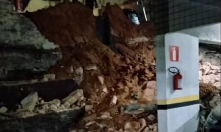 Muro de condomínio cai em BH - Reprodução