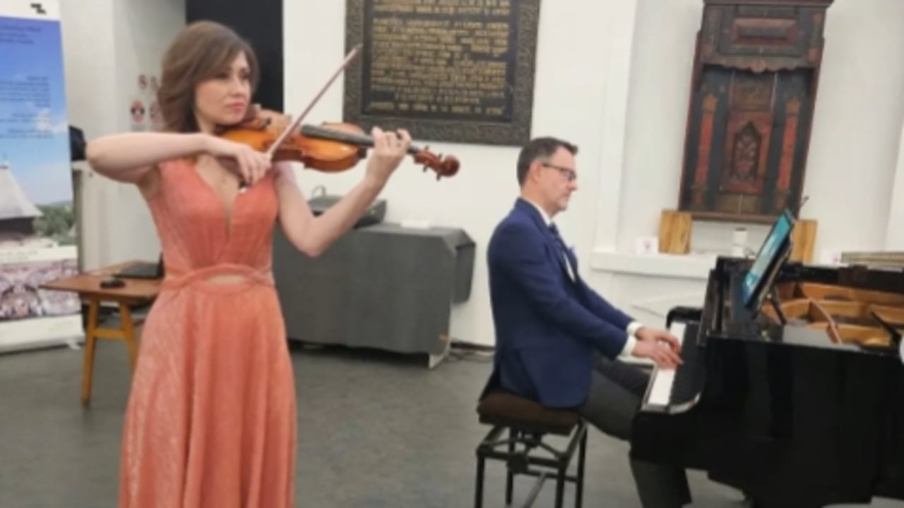 Músicos Diana Jipa e Stefan Doniga - Instagram/diana_jipa_violin