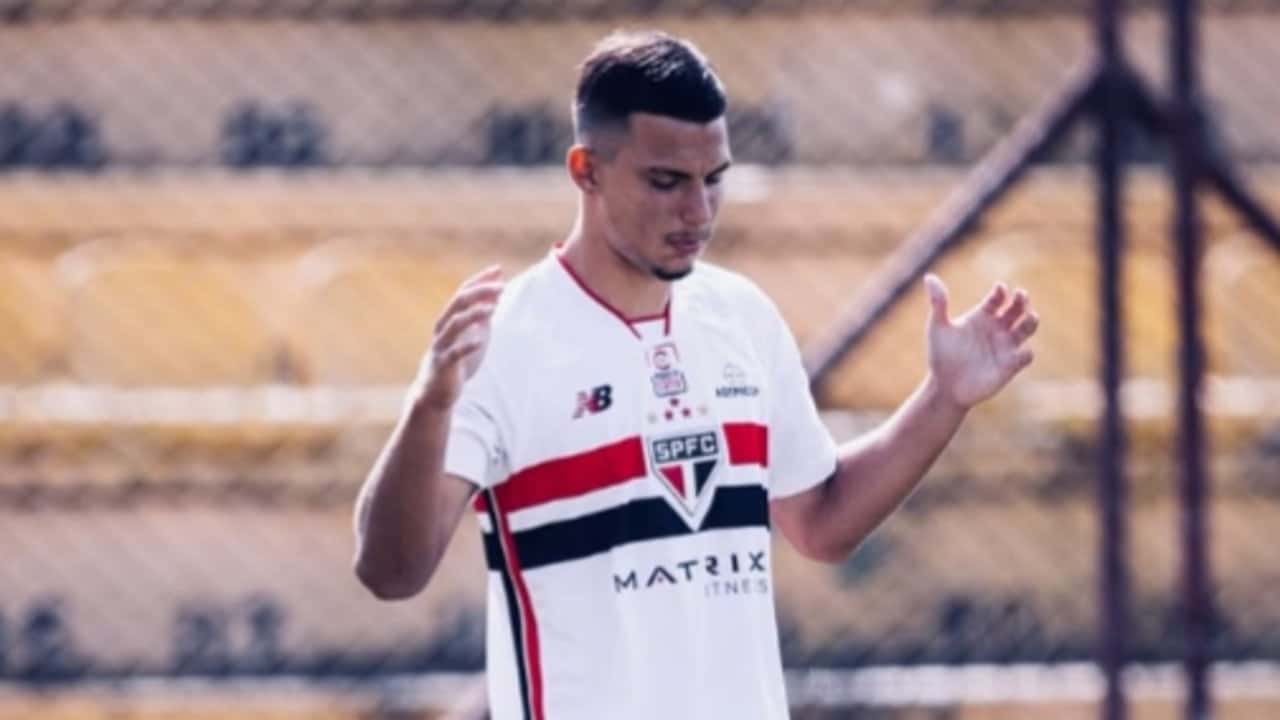Nicolas Francisco acerta primeiro contrato profissional com o São Paulo e multa de 80 milhões de euros