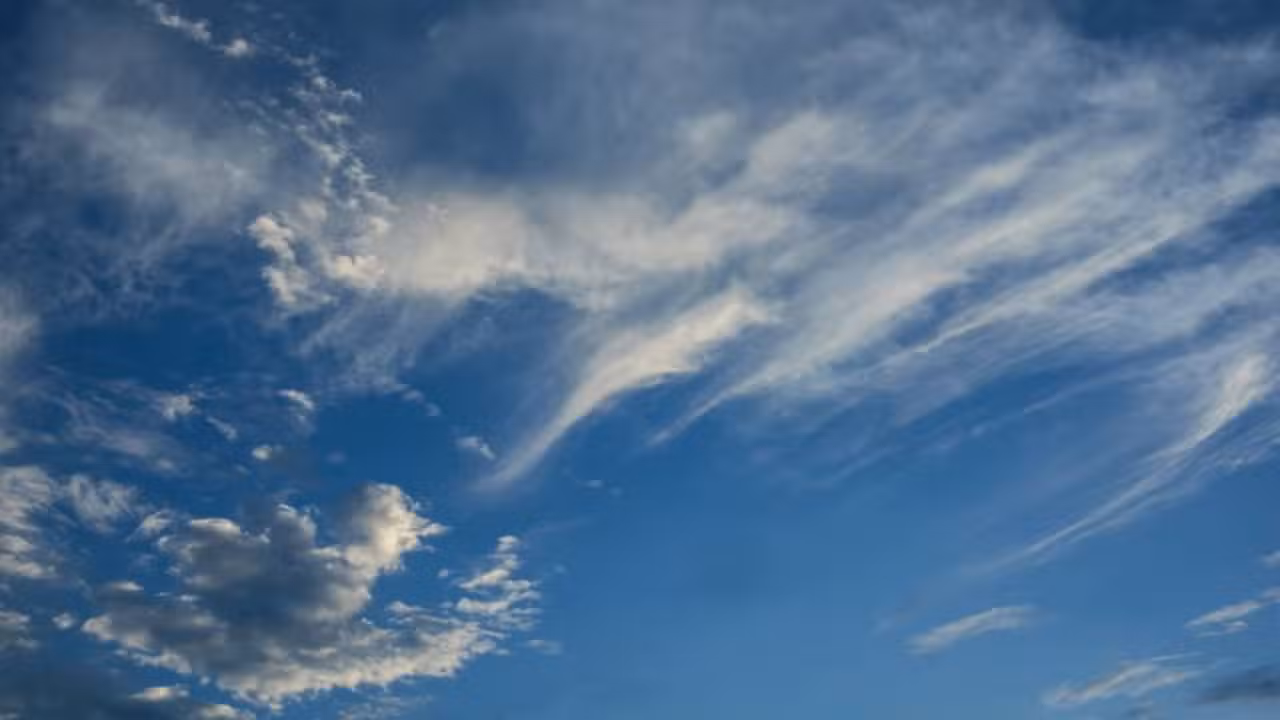 nuvem, massa de ar - mhibyusuf16/Shutterstock.com