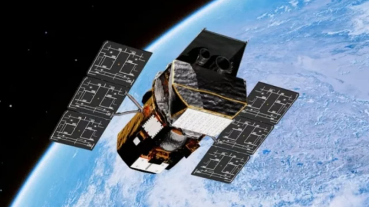 O Observatório Swift da NASA orbita acima da Terra nesta ilustração conceitual - Centro de Voos Espaciais Goddard/NASA