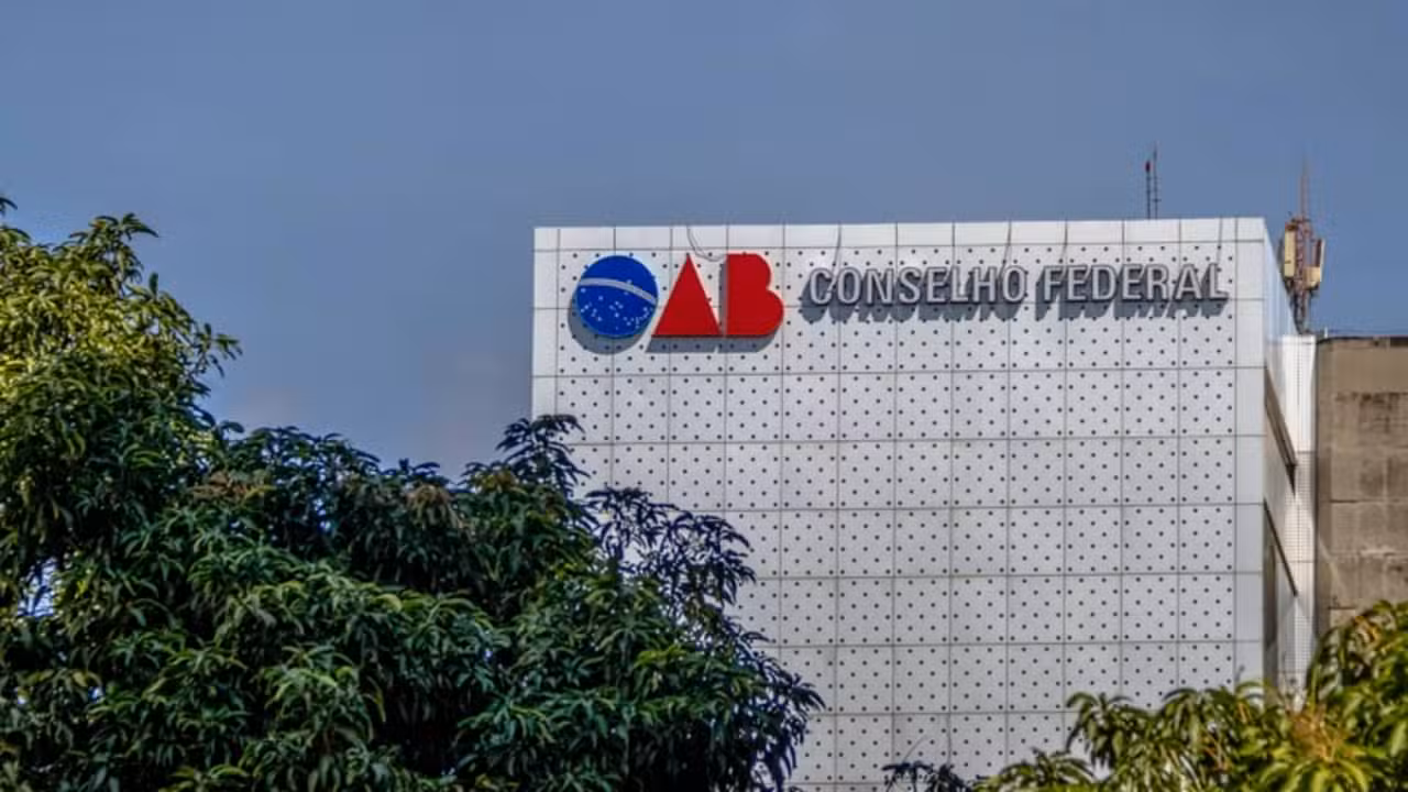 OAB - Diego Grandi / Shutterstock.com