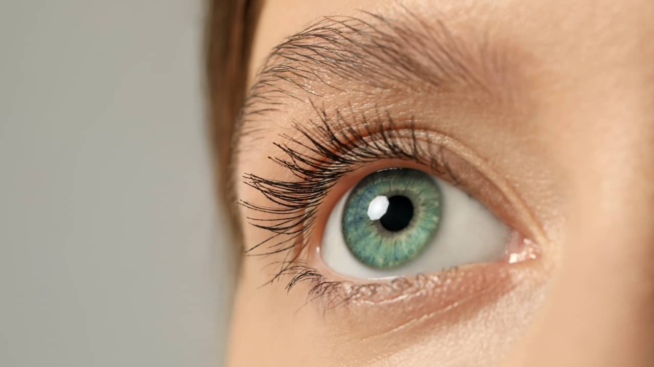 Olho verde - New Africa / shutterstock.com