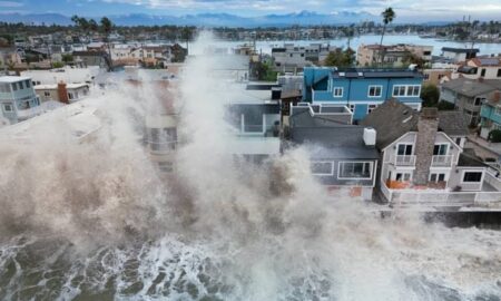 Ondas na Califórnia - Windzepher/istockphoto.com