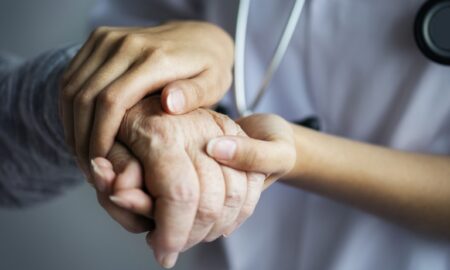 Cuidados paliativos e acolhimento a pacientes com doenças graves: no SUS tem