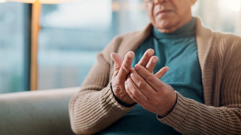 Parkinson - PeopleImages - shutterstock.com