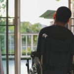 PCD, BPC, Cadeirante - AnnGaysorn / shutterstock.com