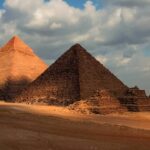 Pirâmides de Gizé no Egito - Orhan Cam / shutterstock.com