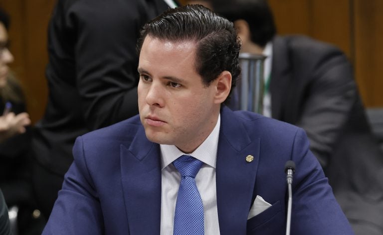 O deputado Rodrigo Valadares é o autor da proposta
