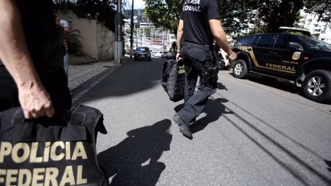 Polícia Federal suspende extração ilegal de areia em Ibiraci