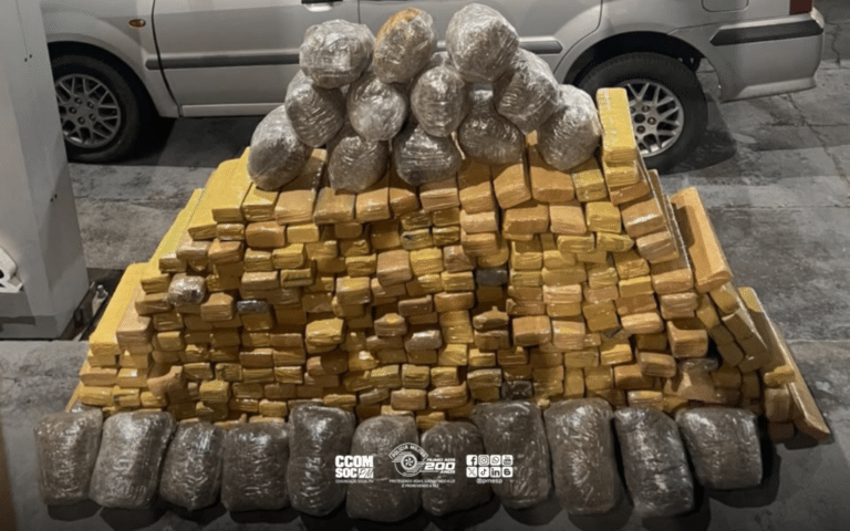 Polícia Militar apreende 236,24 kg de maconha em carro abandonado em Presidente Venceslau