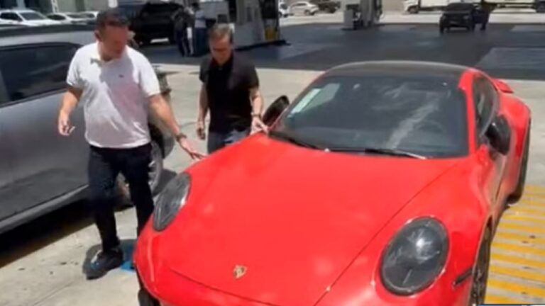 Porsche aposta - Internet