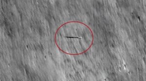"prancha de surf" sobrevoando a Lua - NASA/Goddard/Universidade Estadual do Arizona)