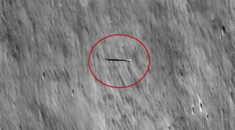 "prancha de surf" sobrevoando a Lua - NASA/Goddard/Universidade Estadual do Arizona)
