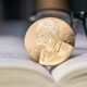 Prêmio Nobel - Anton Skripachev/istockphoto.com