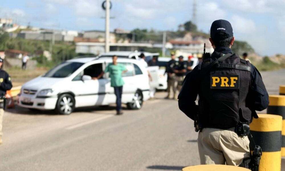 PRF autua caminhões com cama gaúcha sem registro no Detran