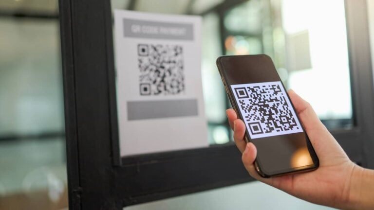 QR Code - Lee Charlie / shutterstock.com
