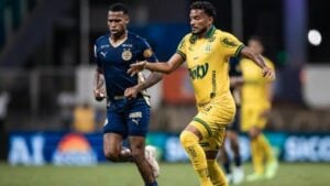 Reinaldo, do Mirassol, contra o Bahia - Pedro Zacchi/Agência Mirassol