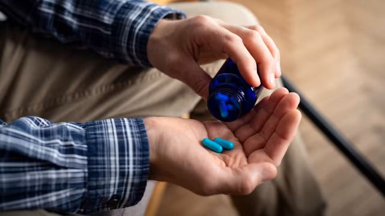 Remédio, medicamento, capsulas - Mikhailov Studio / shutterstock.com
