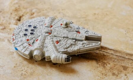 Réplica da Millennium Falcon - Crystal Eye Media / Shutterstock.com