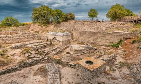 restos de Troia - frantic00/Shutterstock.com
