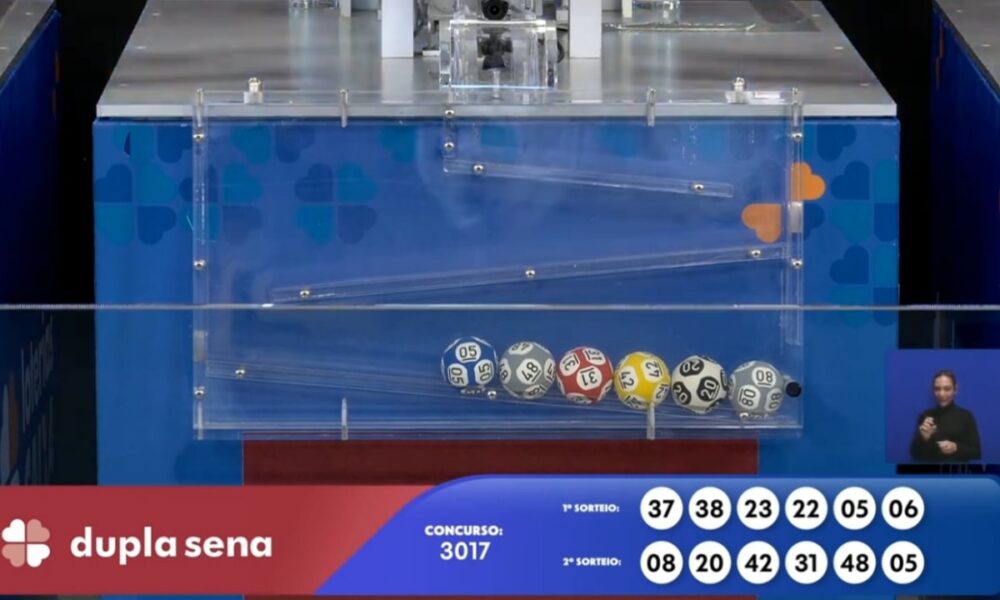 Caixa realiza sorteio do concurso 3017 da Dupla Sena em São Paulo