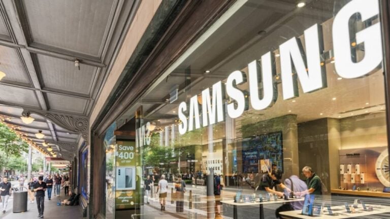 Samsung - georgeclerk/ istockphoto.com