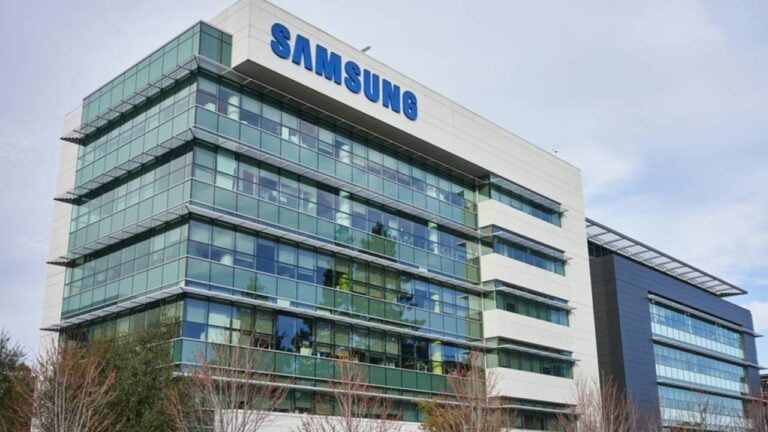 Samsung - hapabapa/ istockphoto.com