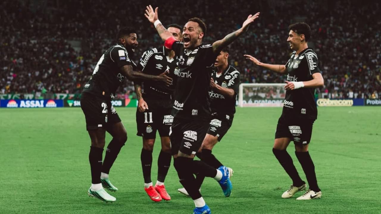 Neymar sofre críticas de preparador do Bahia após expulsão pela Lei Vini Jr na Vila Belmiro