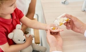 Saúde infantil/ Crianças/ remédios - SeventyFour/istockphoto.com