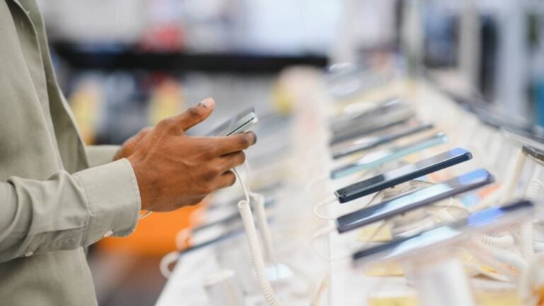 Smartphones - Hryshchyshen Serhii/ shutterstock.com