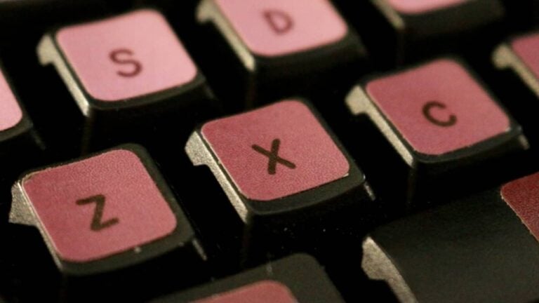 Teclado - hanifahh - shutterstock.com