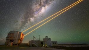 telescópios principais que compõem o VLT podem disparar lasers - Divulgação/Ghizzi Panizz/OES