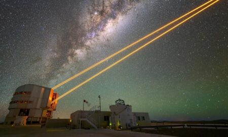 telescópios principais que compõem o VLT podem disparar lasers - Divulgação/Ghizzi Panizz/OES